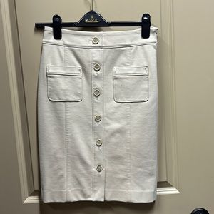 Banana republic size 2 skirt cream